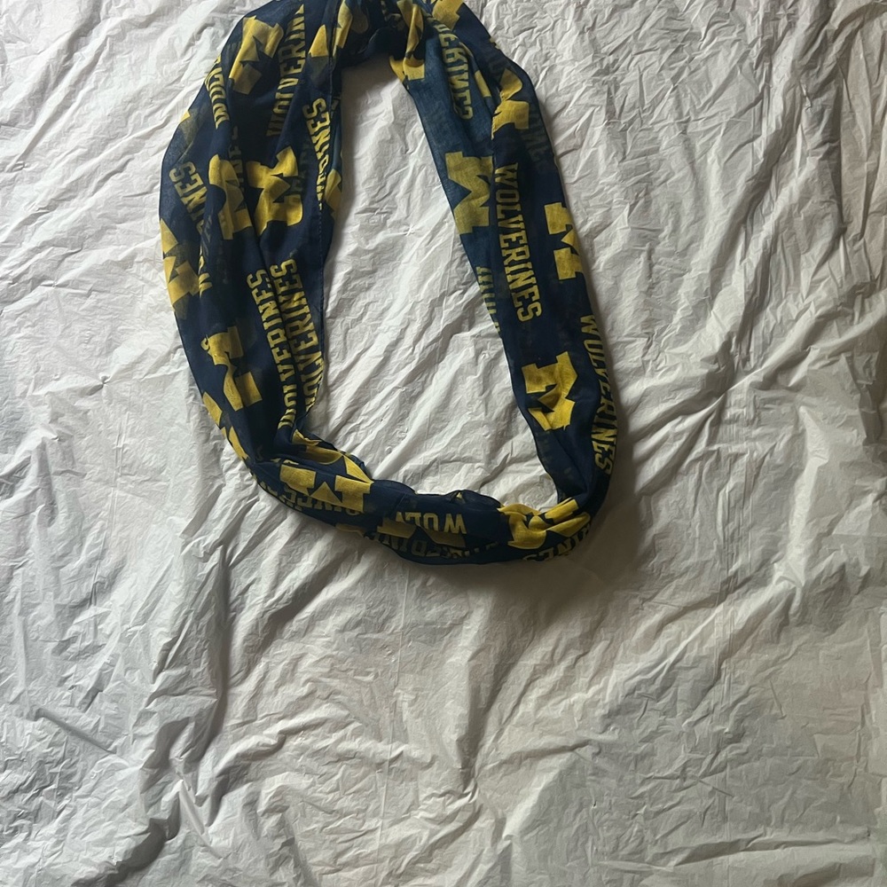 Michigan Wolverine one size infinity scarf blue & yellow lightweight
